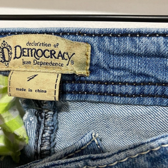 Democracy Ankle Step Straight Leg Jeans Size 4 - Picture 7 of 7